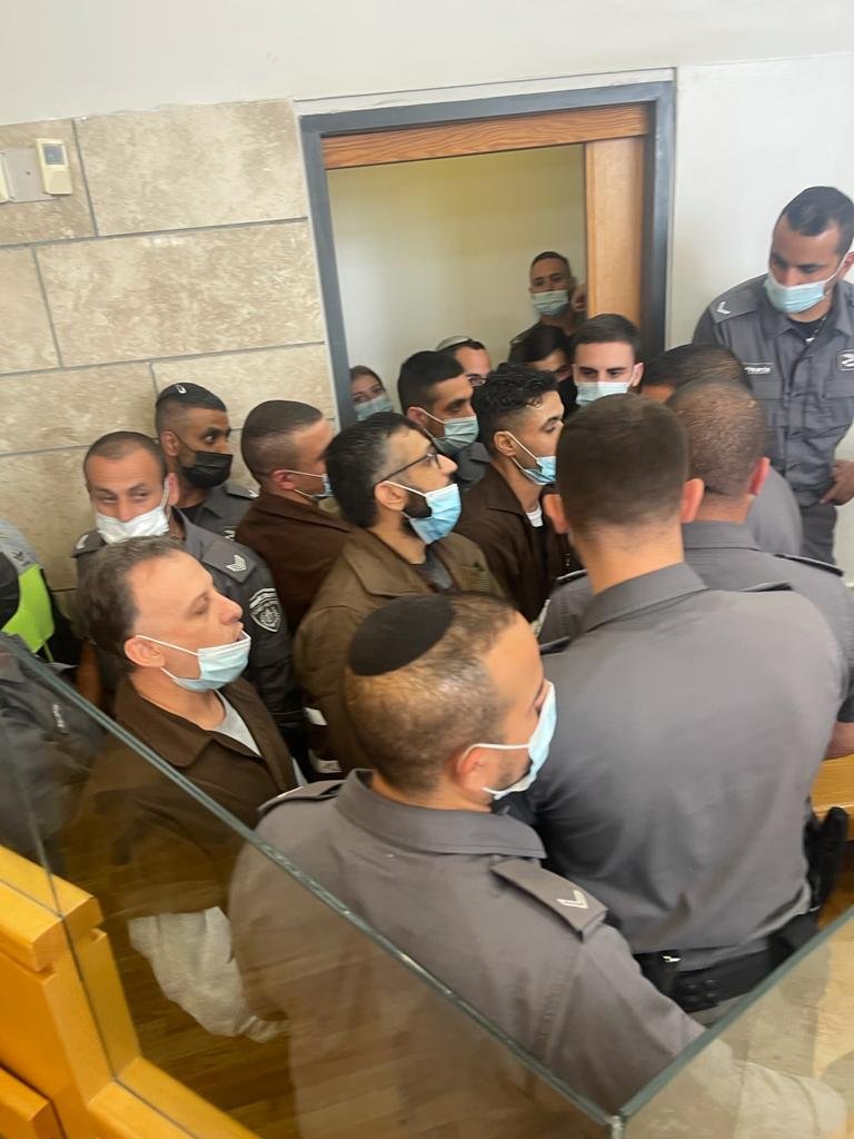 محكمة الناصرة: جلسة محاكمة أسرى "نفق الحرية" تشهد توترًا واعتداءات-3