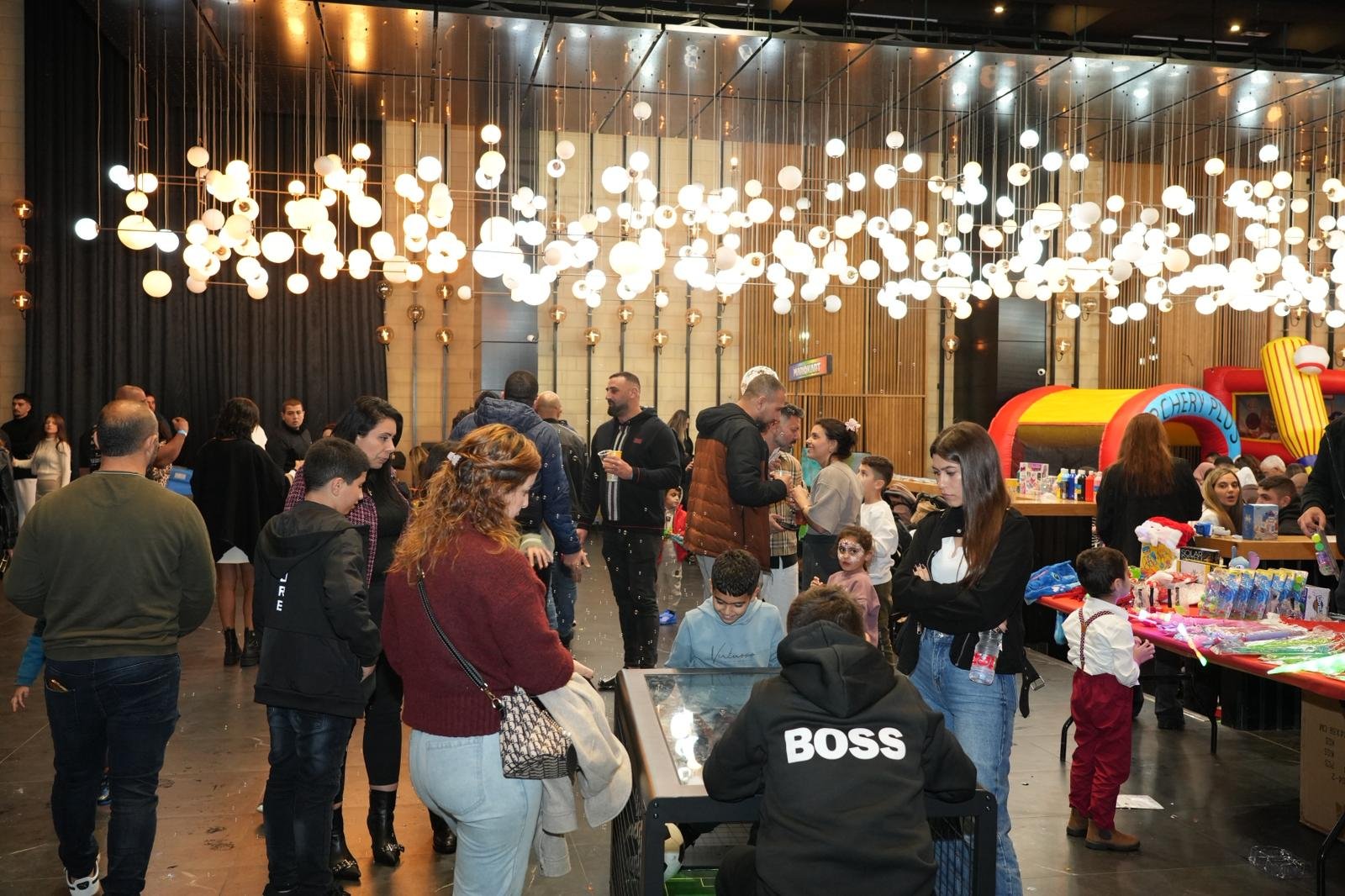 انطلاق اليوم الثالث لأكبر وأضخم فعاليات كرسمس ماركت في قاعات New Grand Palace- نوف هجليل-26