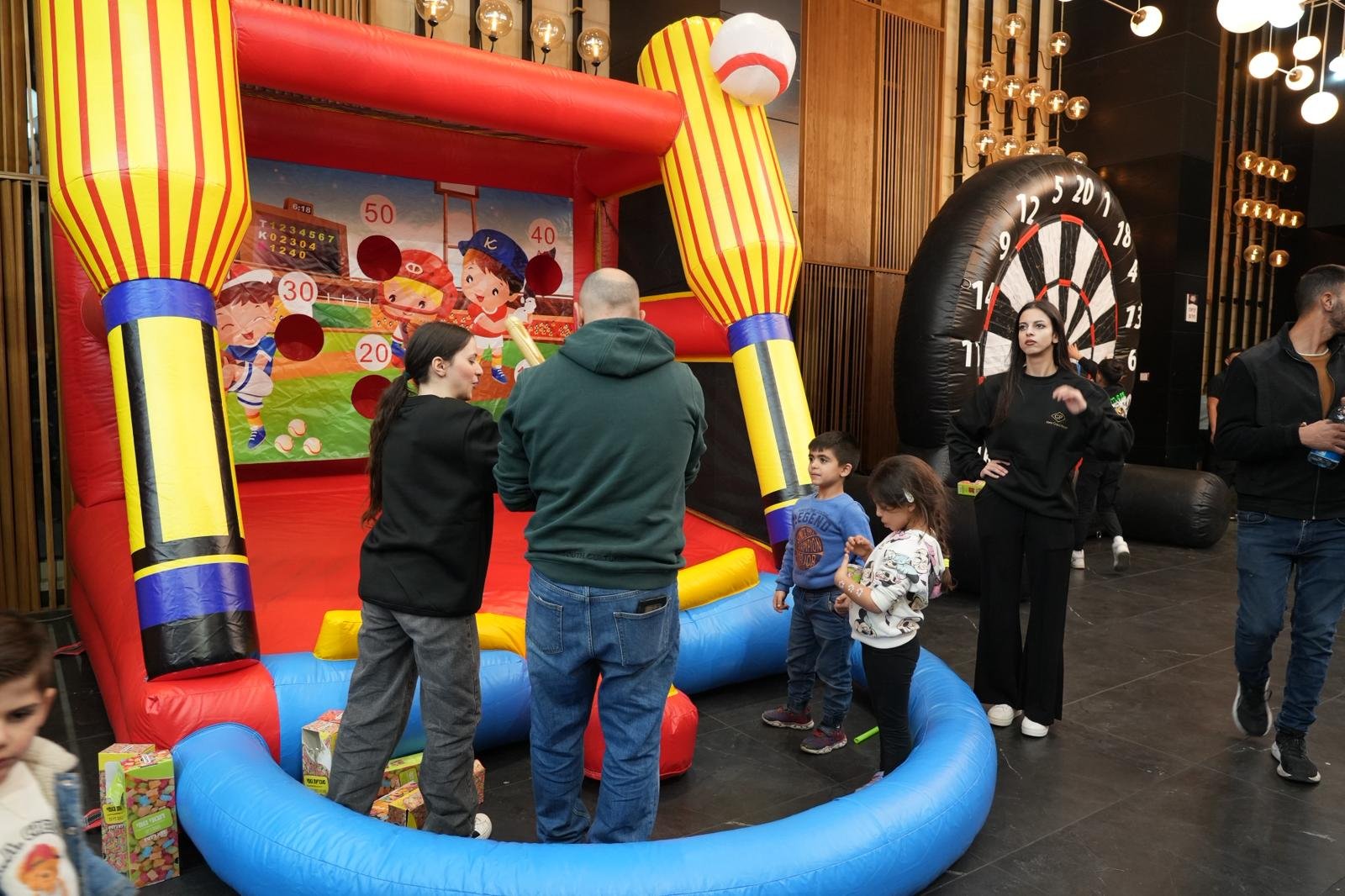 انطلاق اليوم الثالث لأكبر وأضخم فعاليات كرسمس ماركت في قاعات New Grand Palace- نوف هجليل-36