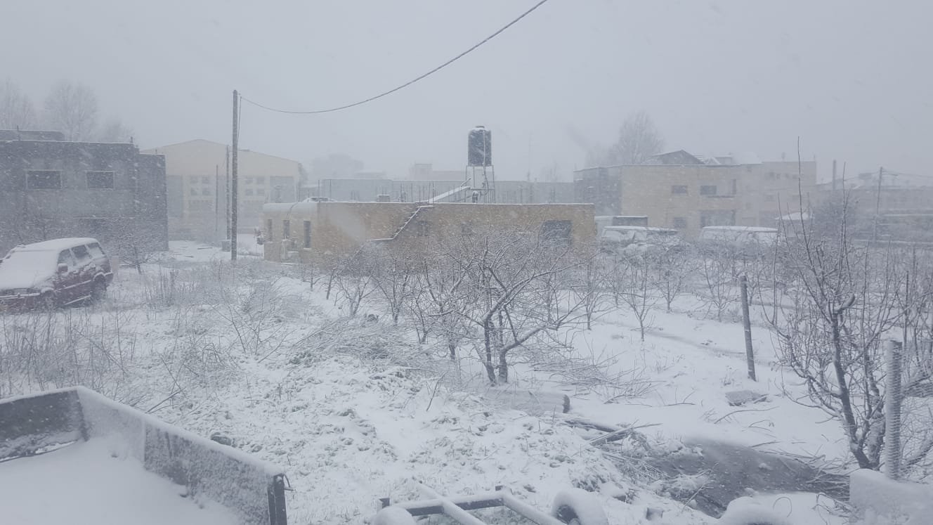 الثلوج تغطي قرى الجولان وقد تتساقط بمناطق أخرى-0