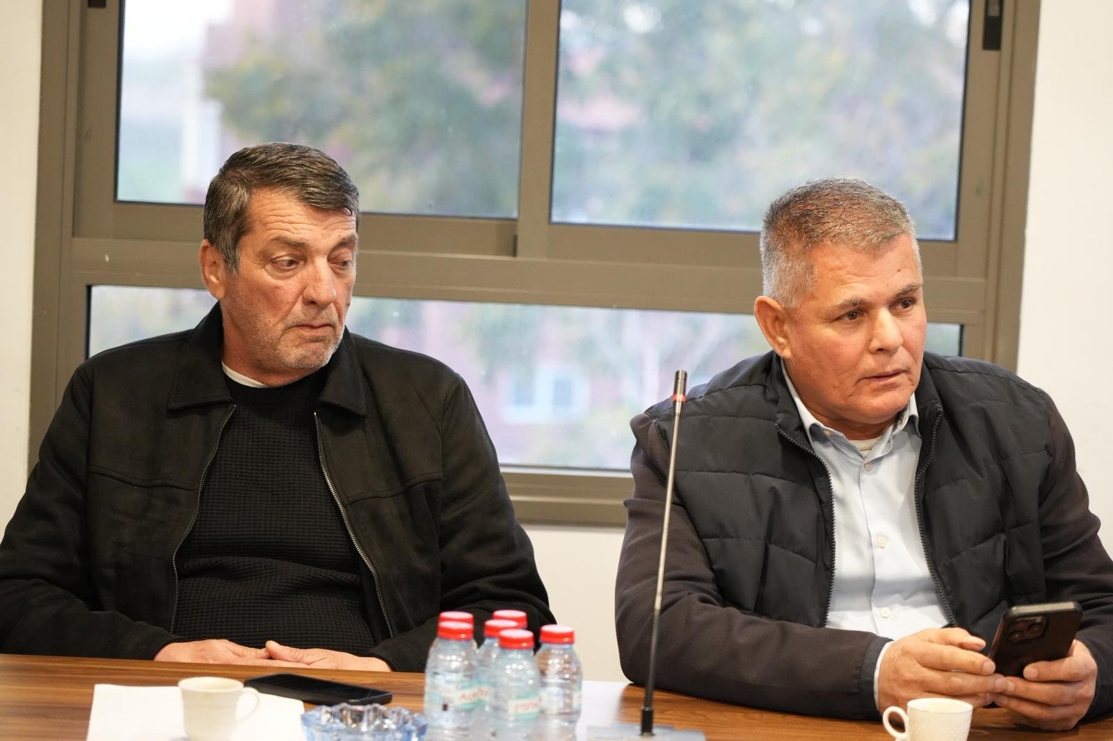 صرخات وكلمات غاضبة باجتماع الرؤساء في بير المكسور وقرار لجنازة مشتركة ومظاهرة ضخمة غدًا-3