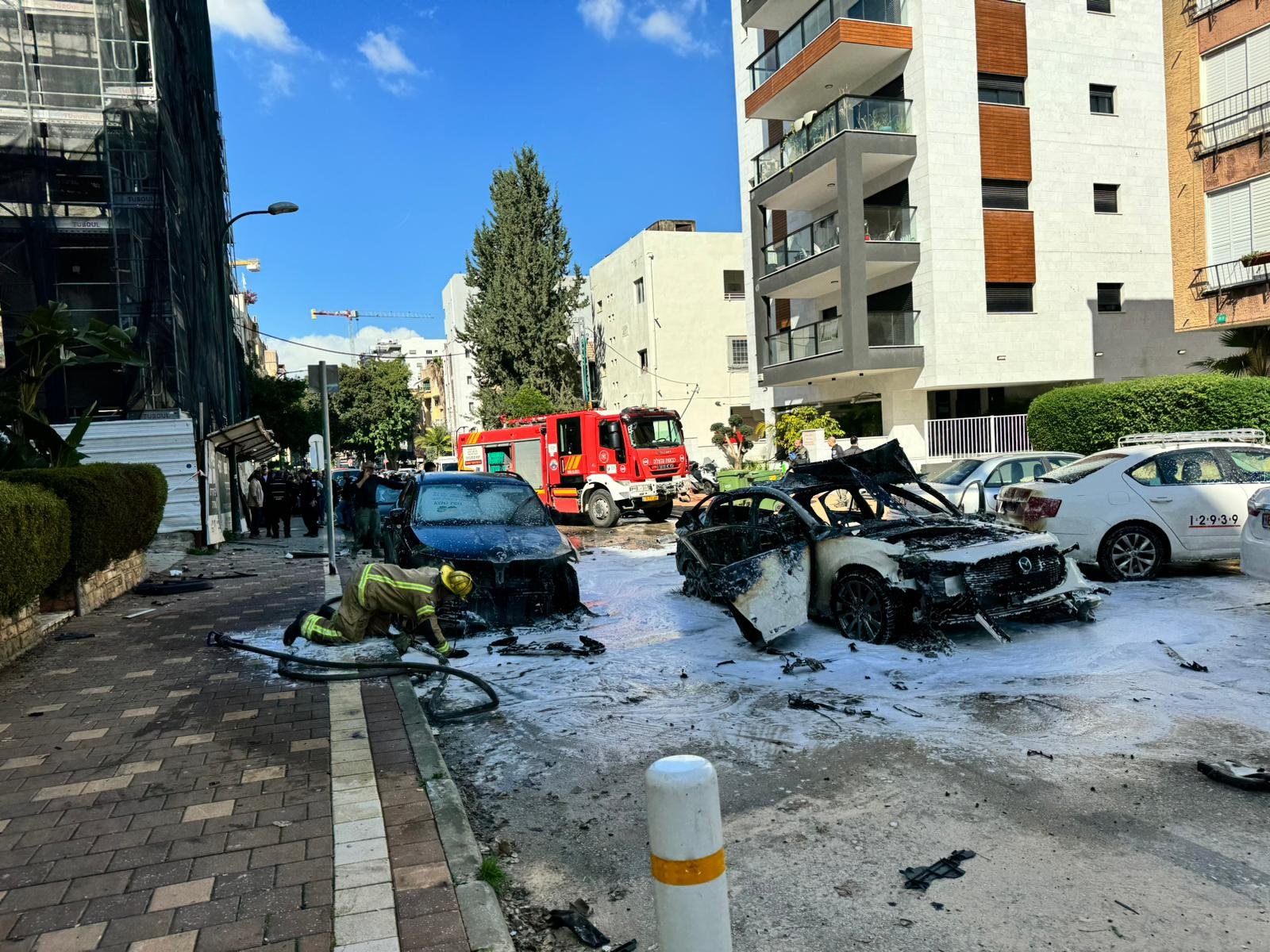 بيتاح تيكفا: انفجار سيارة واصابة شخص بجراح خطيرة-1