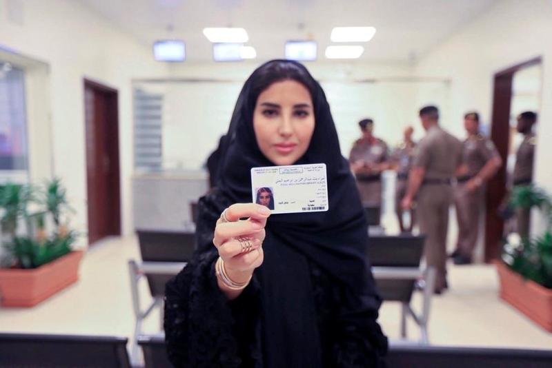 سعوديات يحتفلن بأول رخصة لقيادة السيارة عبر السوشيال ميديا-3
