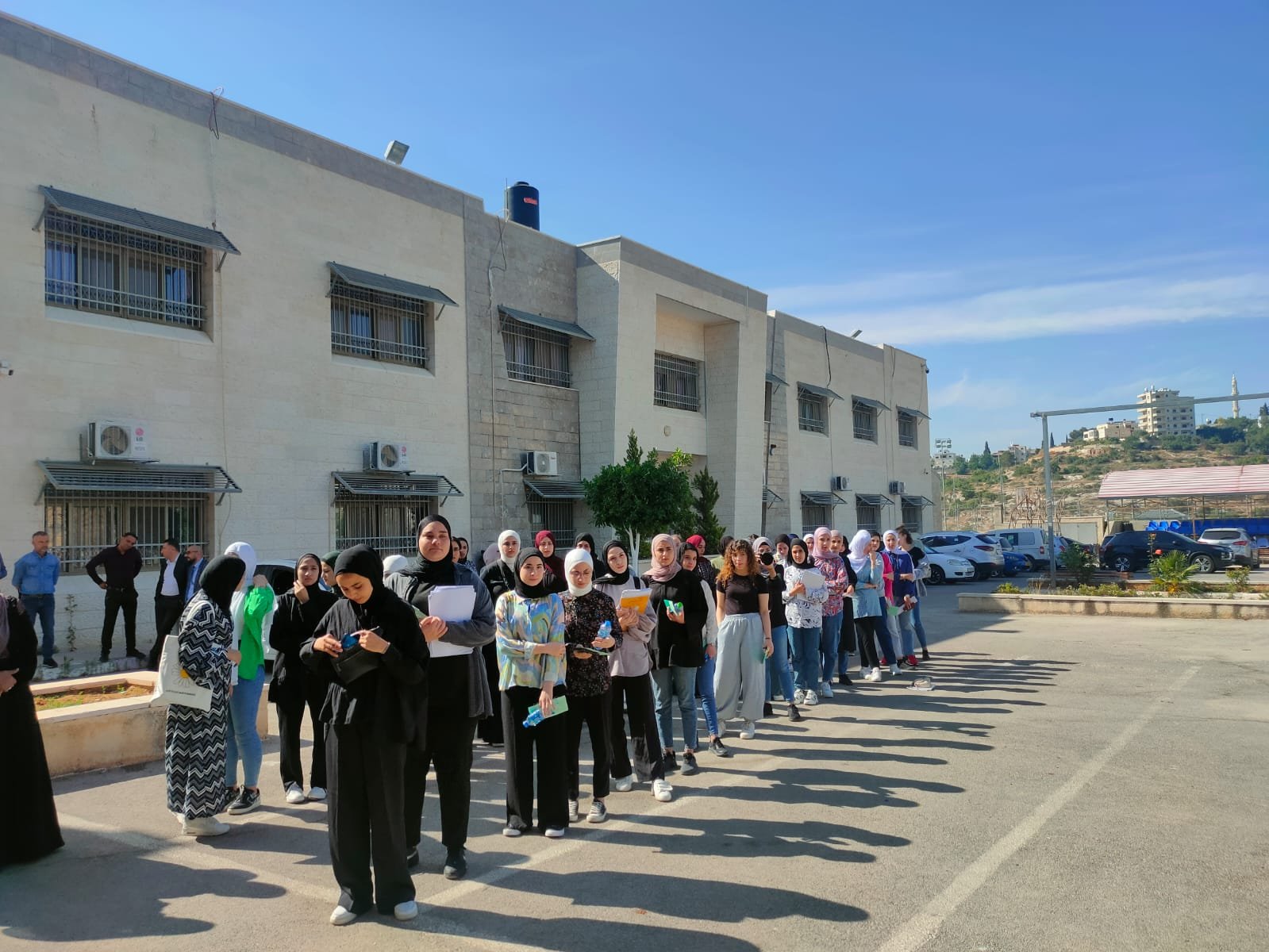 أكثر من 87 ألف طالب وطالبة يتوجهون لامتحانات الثانوية العامة في الضفة وغزة والقدس-11