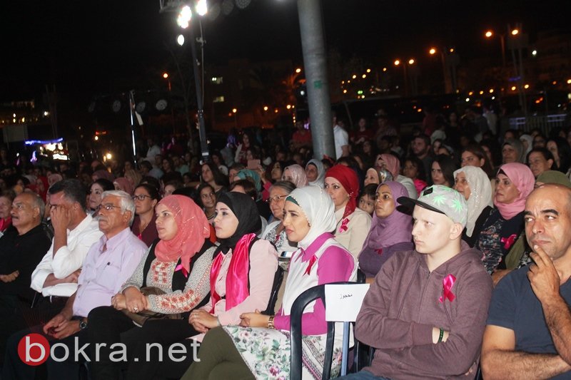 مؤسسة مريم تنطلق في سخنين وتضيء ساحة البلدية باللون الزهري-4