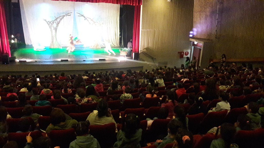  ضمن السلة الثقافية في بلدية شفاعمرو: أكثر من ألف طفل شفاعمري يشاهدون مسرحية "أسطورة الشجرة الصغيرة"-18