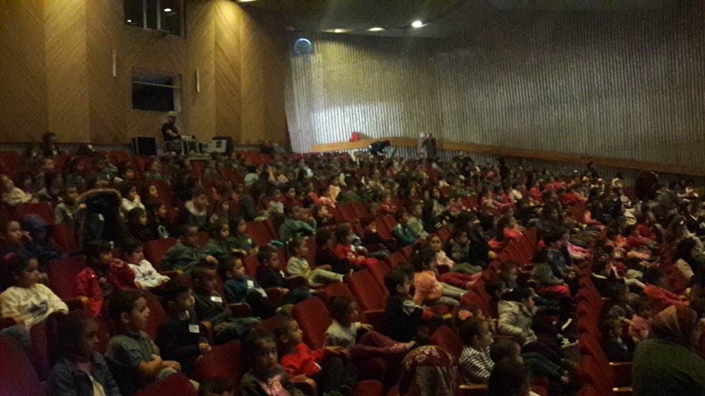  ضمن السلة الثقافية في بلدية شفاعمرو: أكثر من ألف طفل شفاعمري يشاهدون مسرحية "أسطورة الشجرة الصغيرة"-19