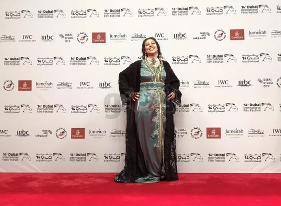 أسوأ إطلالات النجمات في افتتاح مهرجان دبي السينمائي-0