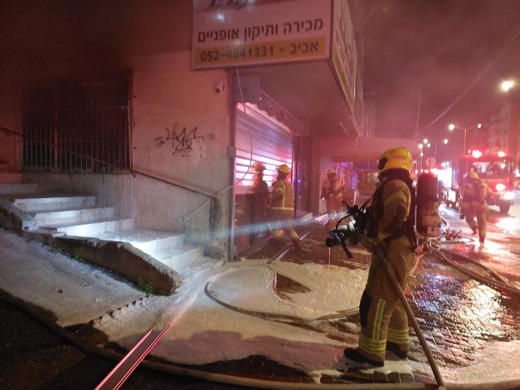 إندلاع حريق في محل لبيع الدراجات الهوائية في الخضيرة، واخر في شقة سكنية في اشدود-0