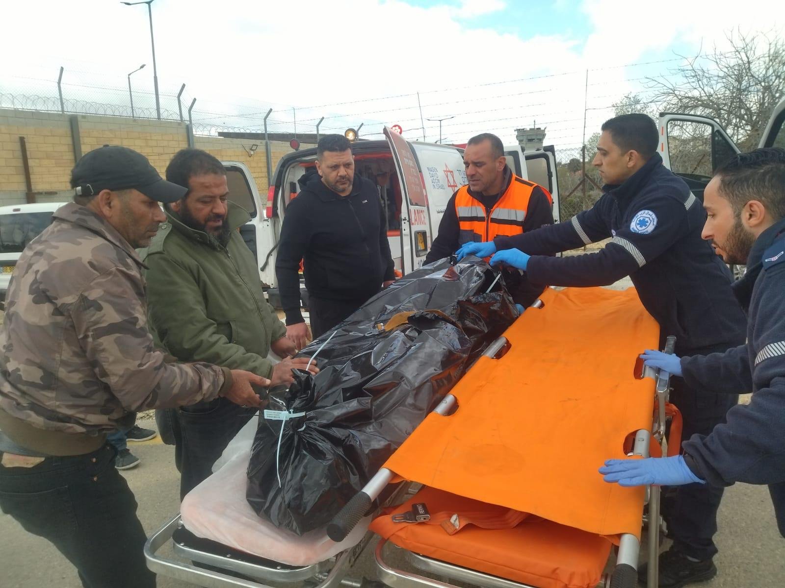 إسرائيل تفرج عن جثماني شهيدين محتجزين وتصيب فلسطينيين بجروح في الخليل-5