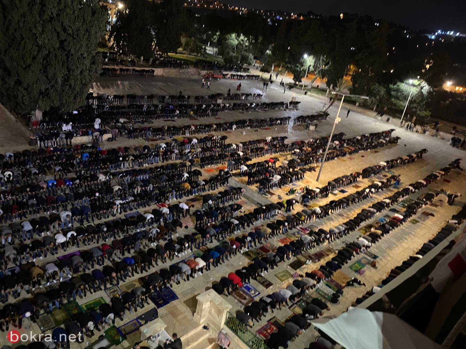 آلاف المصلين يؤدون صلاة العشاء والتراويح في الجمعة الأولى من شهر رمضان المبارك-5
