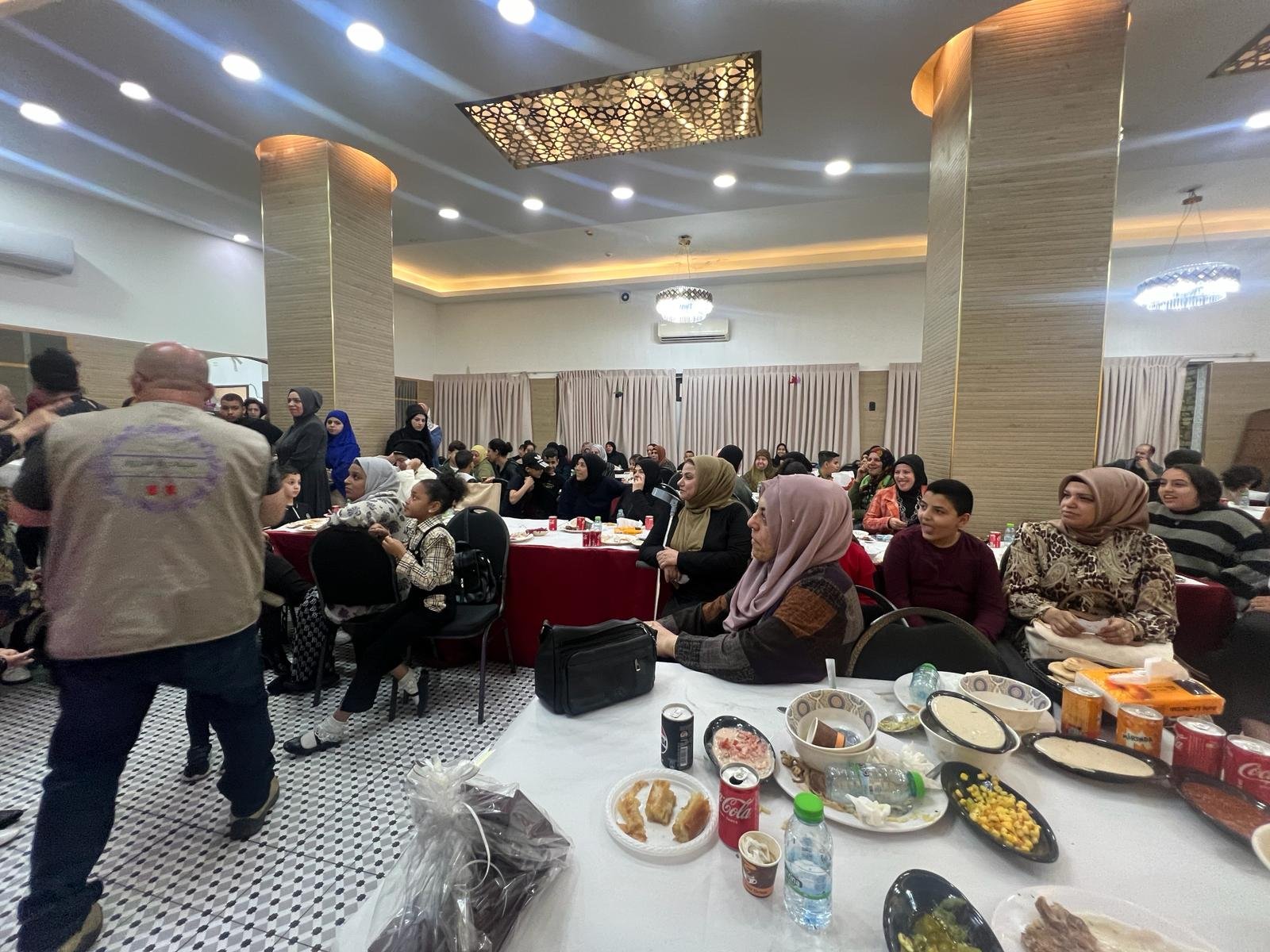 إفطار جماعي لرواد مركز "مودة" بمشاركة أكثر من 150 شخص-6