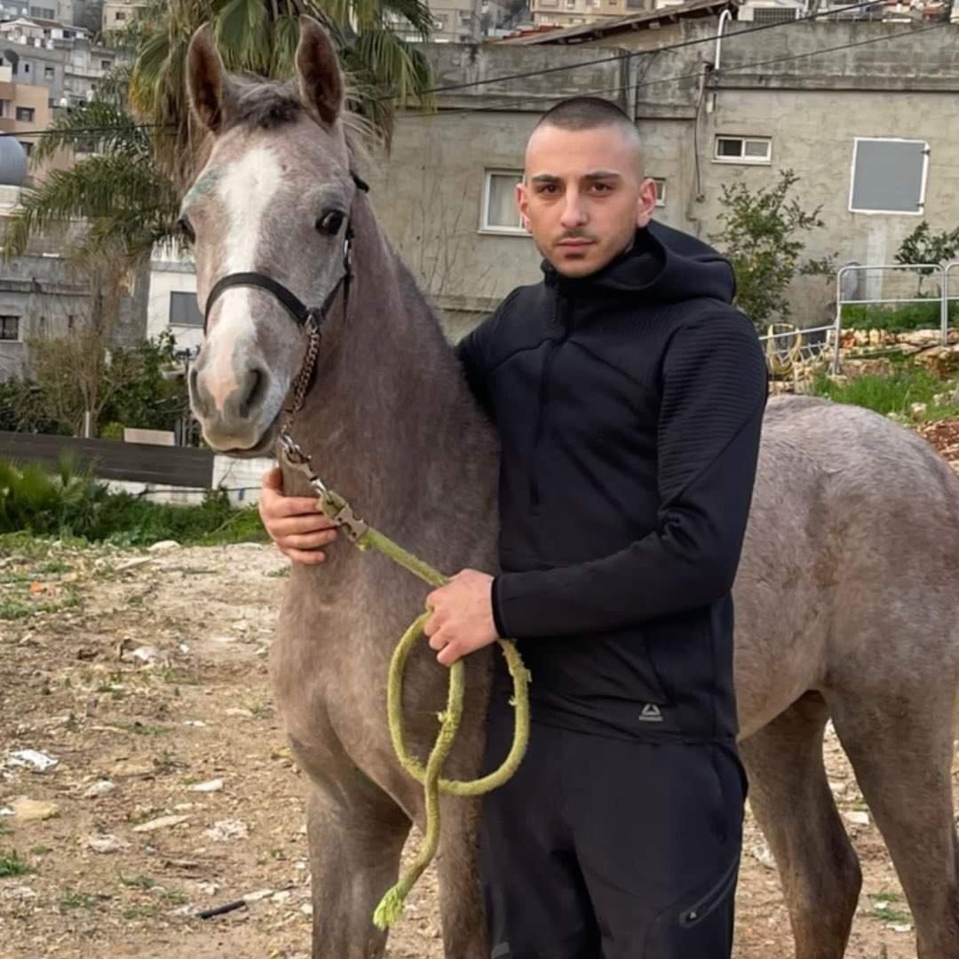 الناصرة: مصرع فاروق خميس (23 عامًا) رميًا بالرصاص، وطائرة شرطيّة تبحث عن الجناة-0