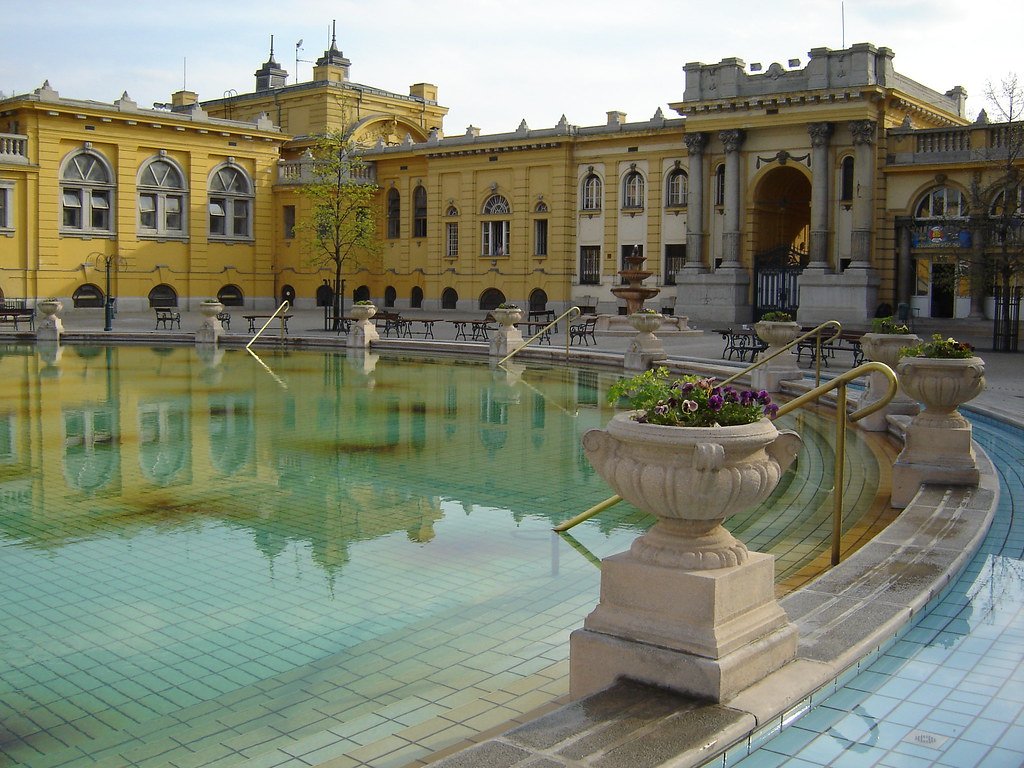 بُـكرا، يأخذكم إلى زيارة افتراضية إلى حمام ستشيني في بودابست-3