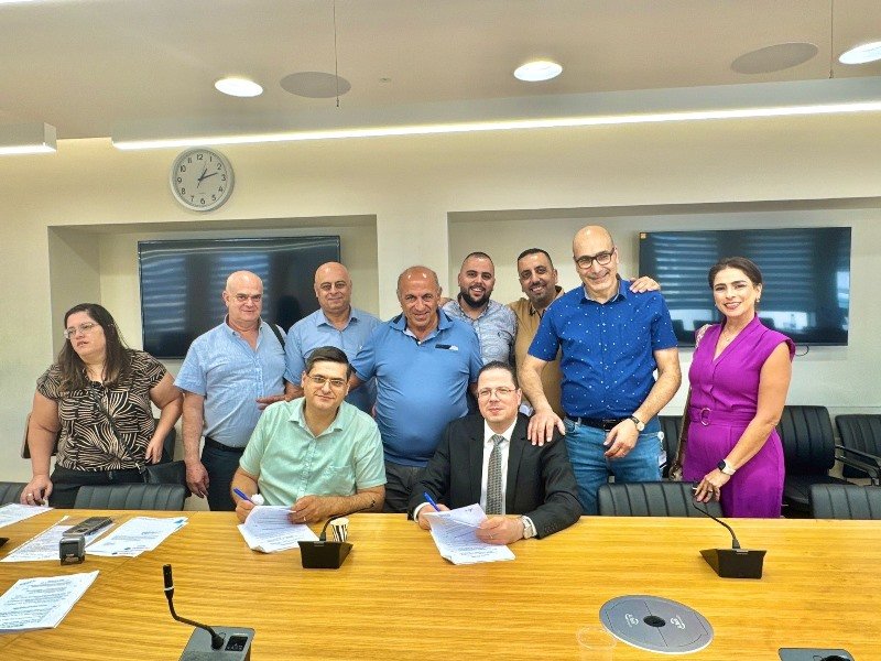 حدث تاريخي في المستشفى الإنجليزي: اتفاقية عمل جماعية الأولى من نوعها في المؤسسات الطبية العربية-9