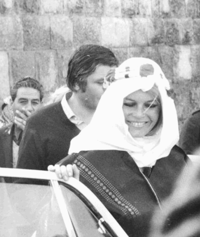 صور نادرة من الستينات لبريجيت باردو وهي تزور لبنان مع زوجها-1