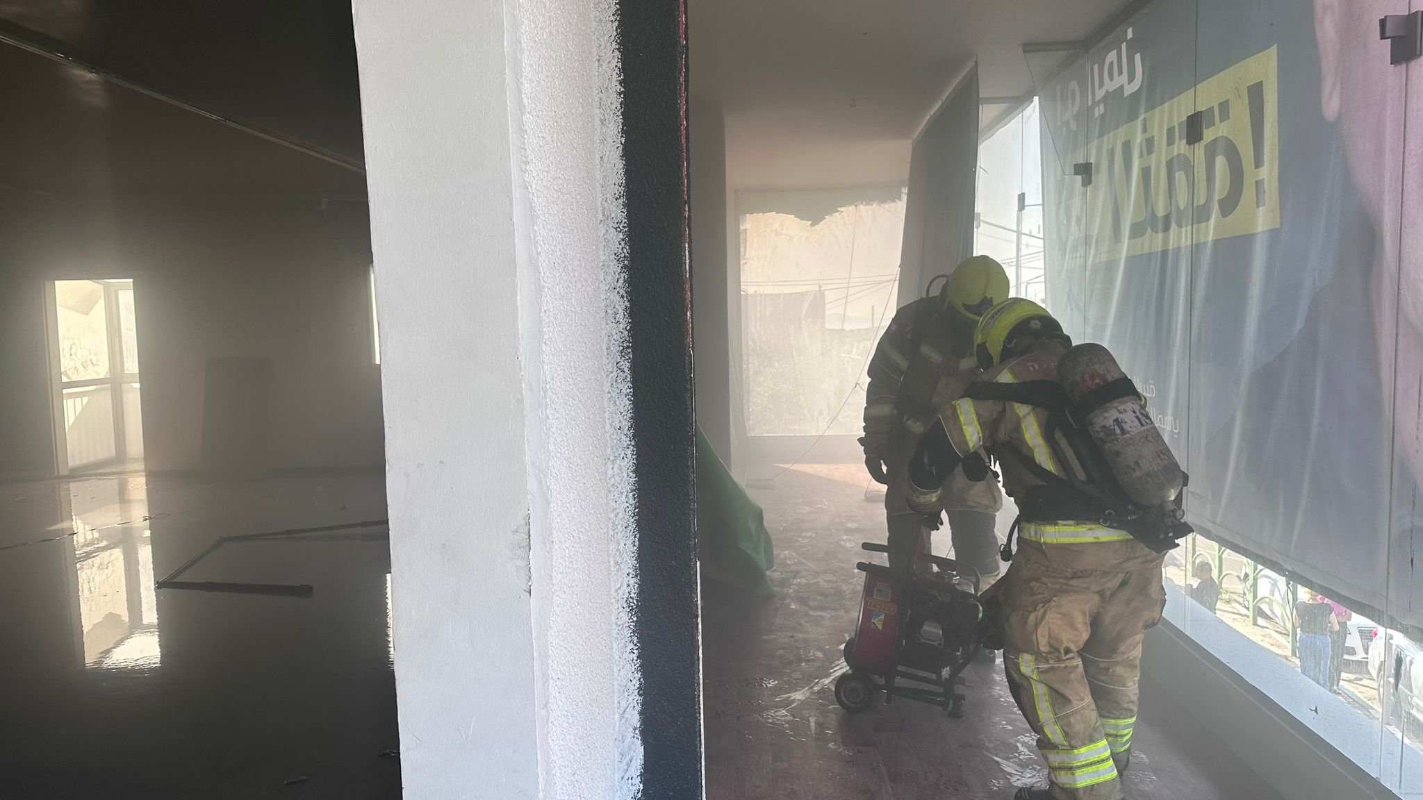 عسفيا: حريق في مبنى وطواقم الاطفاء والانقاذ تعمل على اخماده.-0
