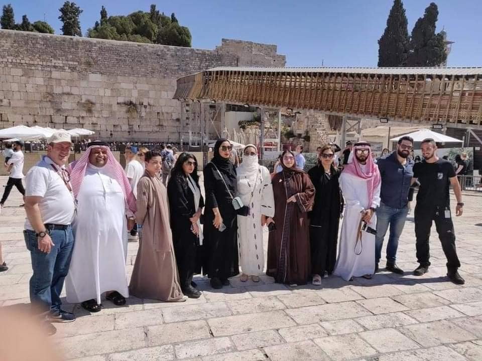 بالفيديو: وفد بحريني زار القدس ... واشتعال وسائل التواصل الاجتماعي!!-0