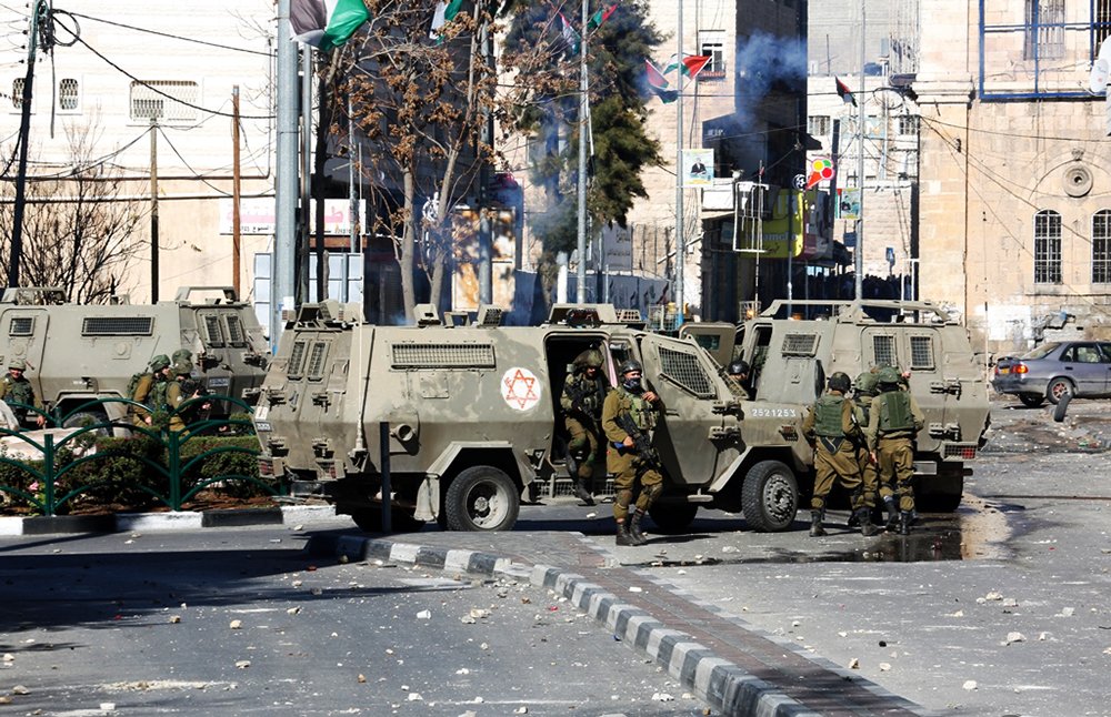 عدد كبير من الإصابات بالرصاص الحي والمطاطي خلال قمع الاحتلال مسيرات الخليل-3