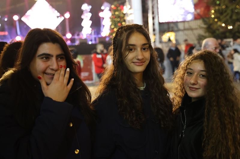 بكرا يرصد أجواء احتفالات عيد الميلاد المميزة في الناصرة-10