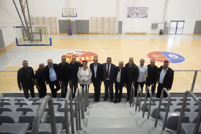 حفل تاريخي لتدشين ملعب كرة القدم البلدي والقاعة الرياضية المتربة في عين ماهل-11