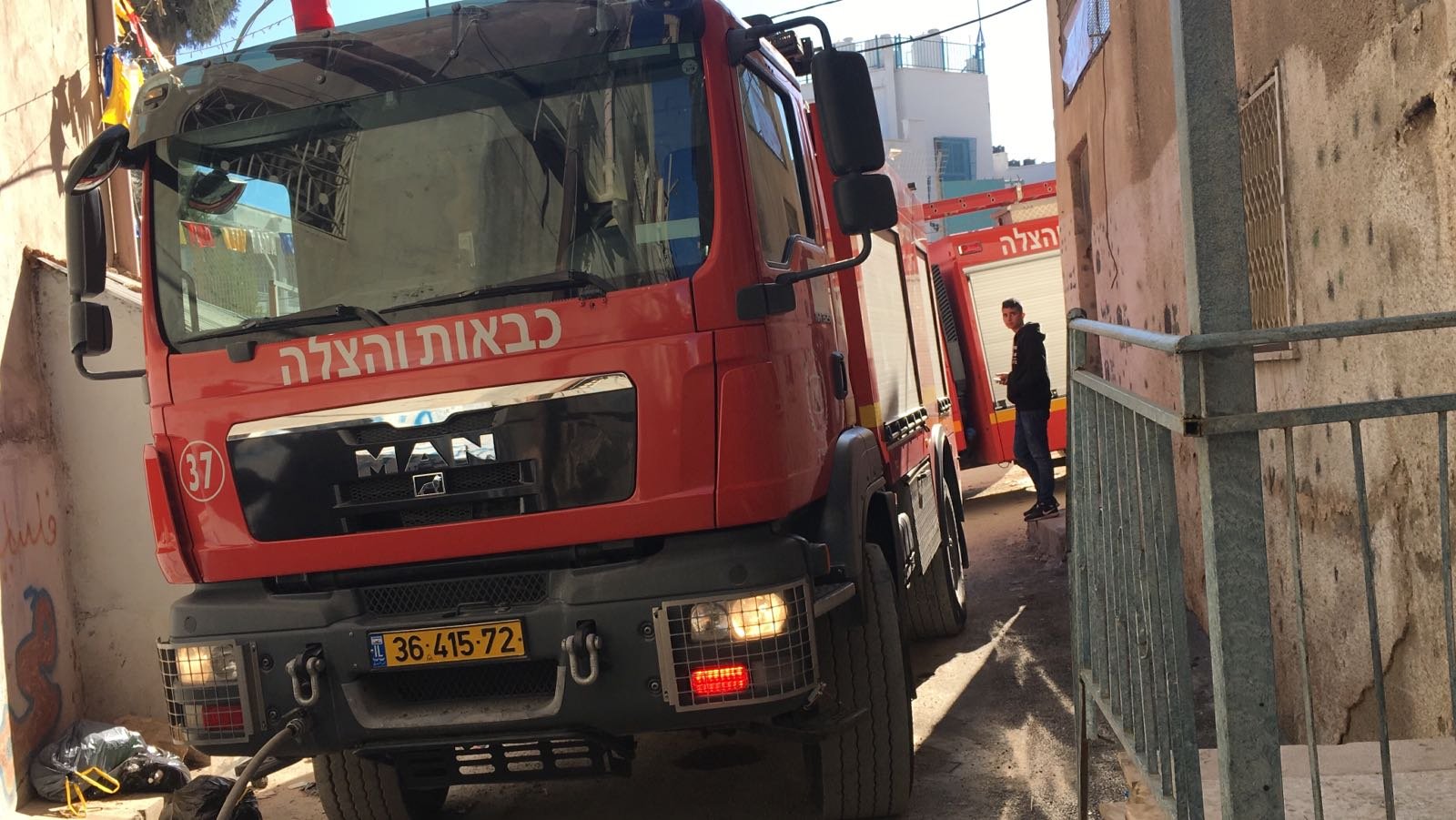 القدس: تماس كهربائي يؤدي الى نشوب حريق داخل شقة سكنية-2