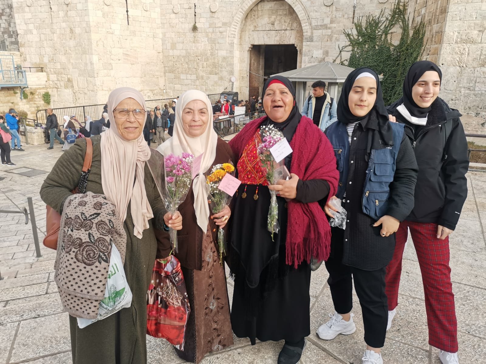 المقدسية فاطمة خضر لـ بكرا : المرأة الفلسطينية صامدة مثل شجرة الزيتون-0