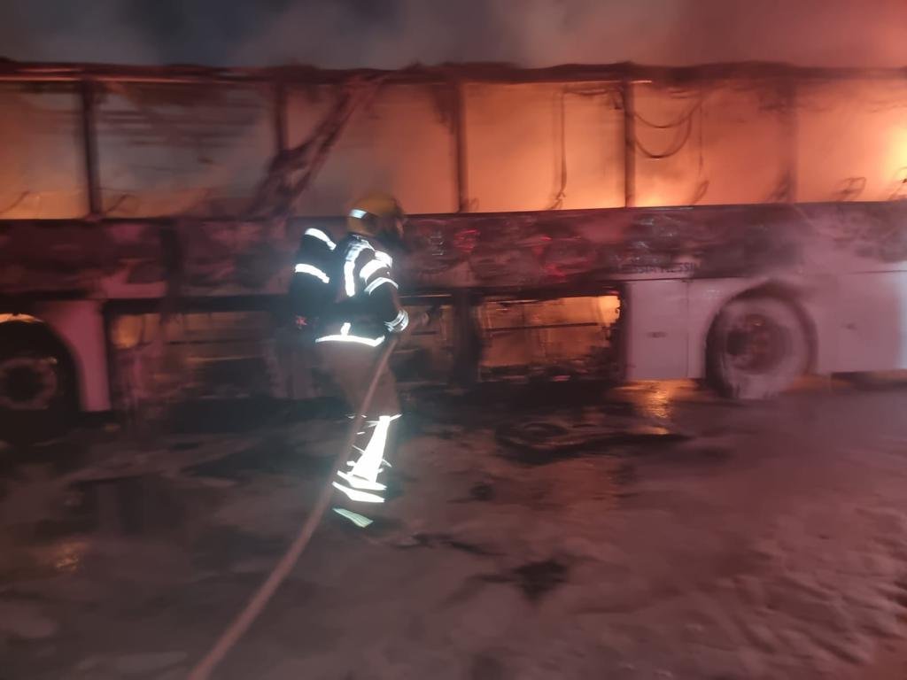 نهاريا: إندلاع حريق في حافلة-1
