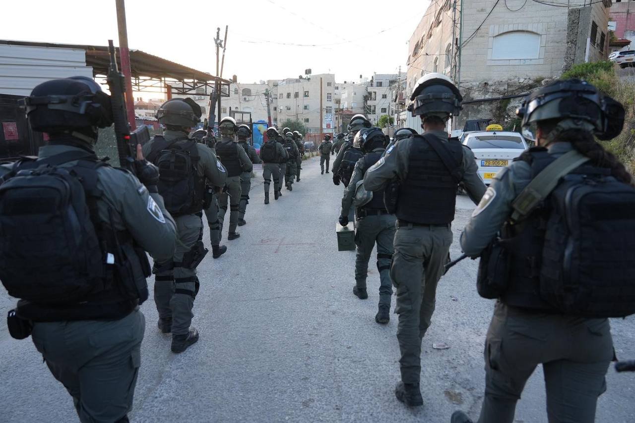 القدس : تفجير منزل الشهيد فادي جمجوم في مخيم شعفاط شمال شرق القدس-0