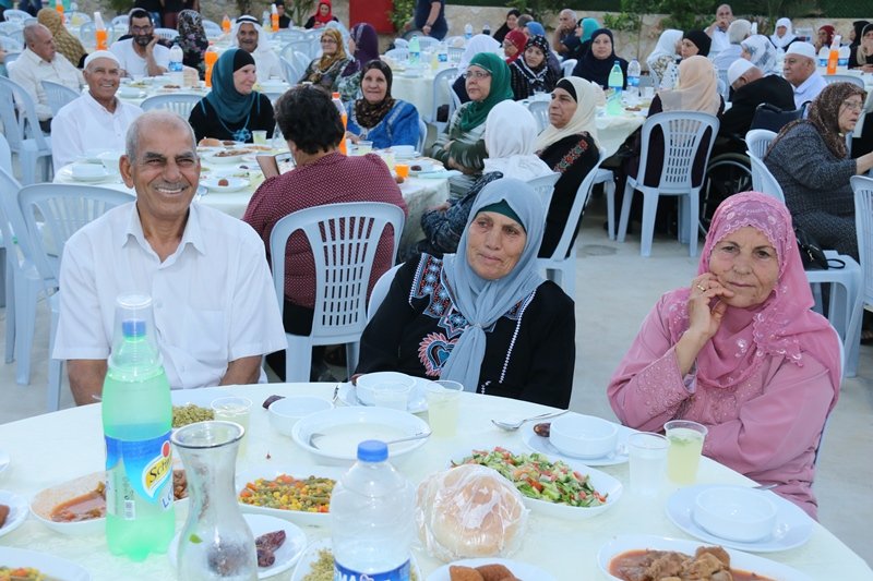 سخنين: جمعية السلام تنظم بمبادرة مياه الجليل افطاراً جماعياً لمسني البطوف والشاغور-1