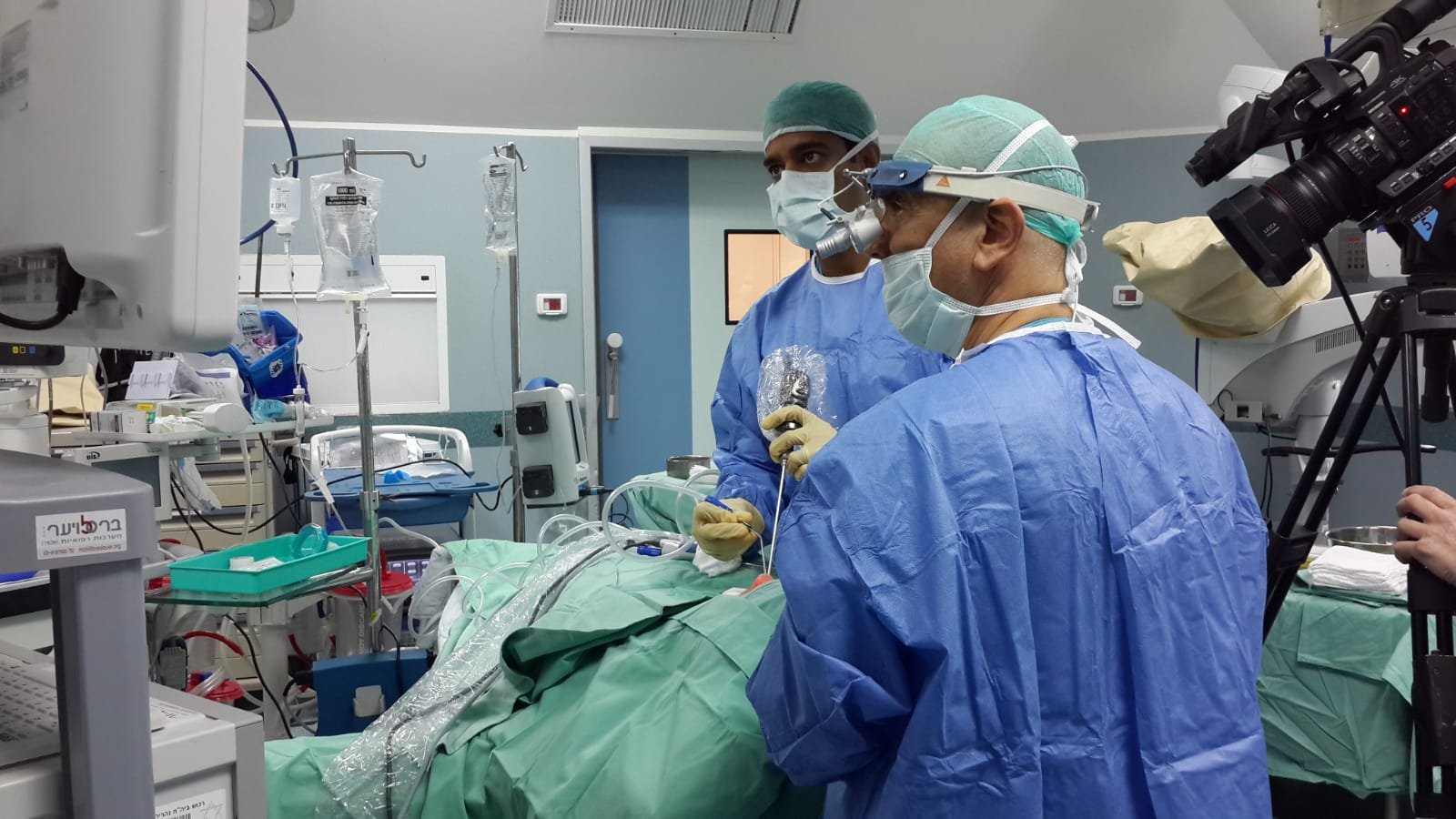 لأول مرة بث وتوثيق عمليتين جراحيتين من المركز الطبي للجليل في نهاريا خلال مؤتمر طبي عالمي-0