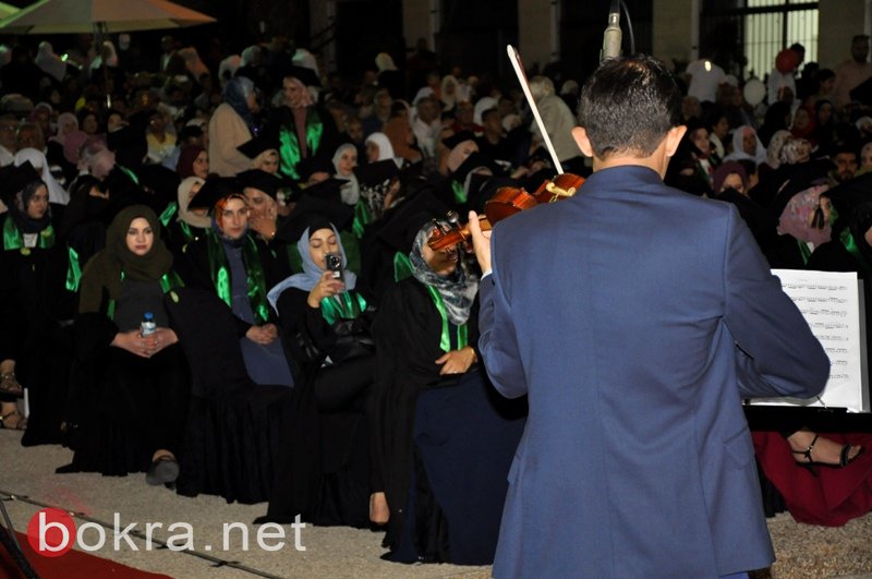 اكاديميـة القاسمي تحتفل بتخريج أكثر من 500 طالب وطالبة من حملة اللقبين الأكاديميين الأول والثاني-1
