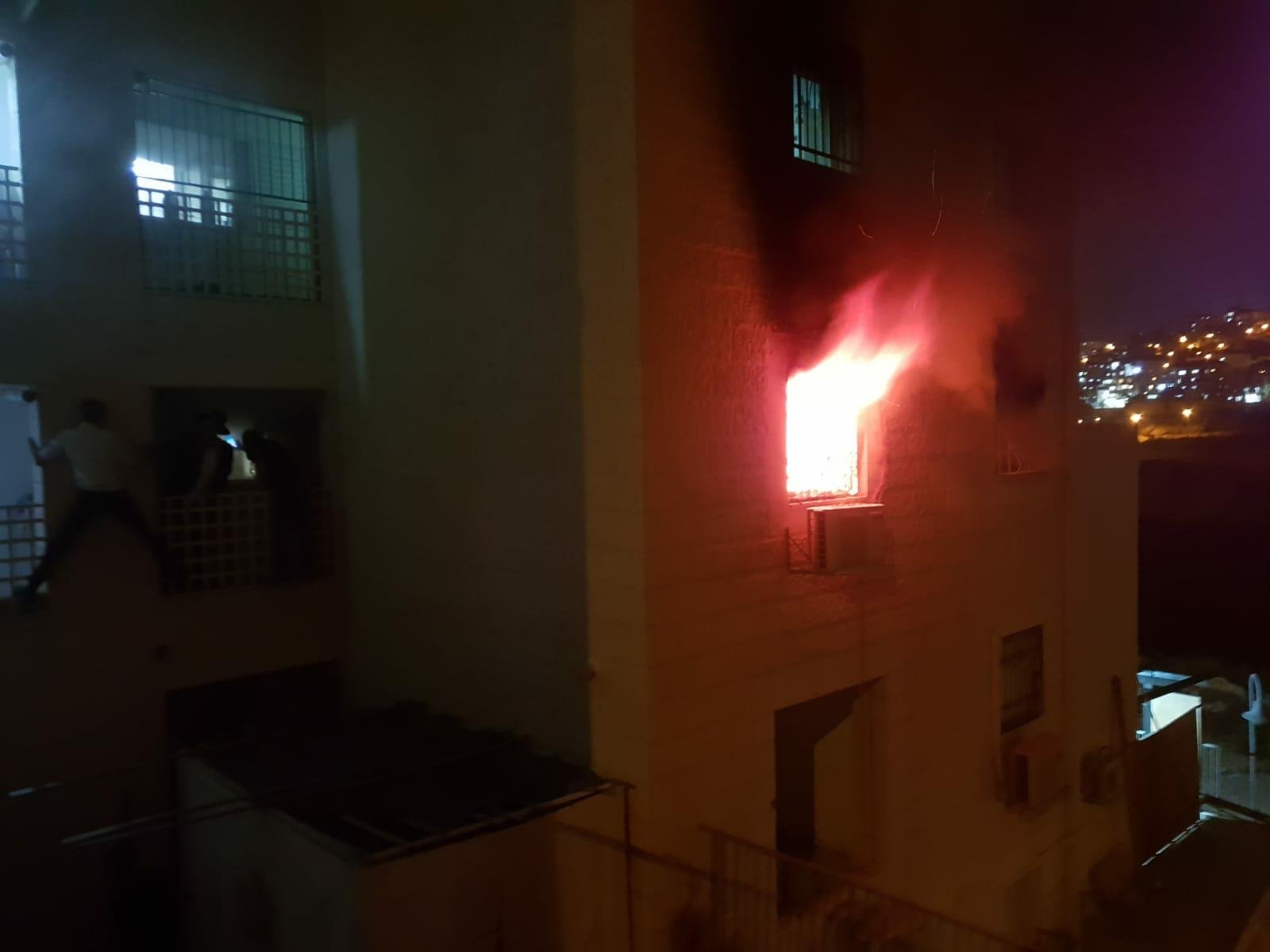 مصرع طفلين وإصابة أكثر من 10 أشخاص بحريق في بناية قرب القدس-1