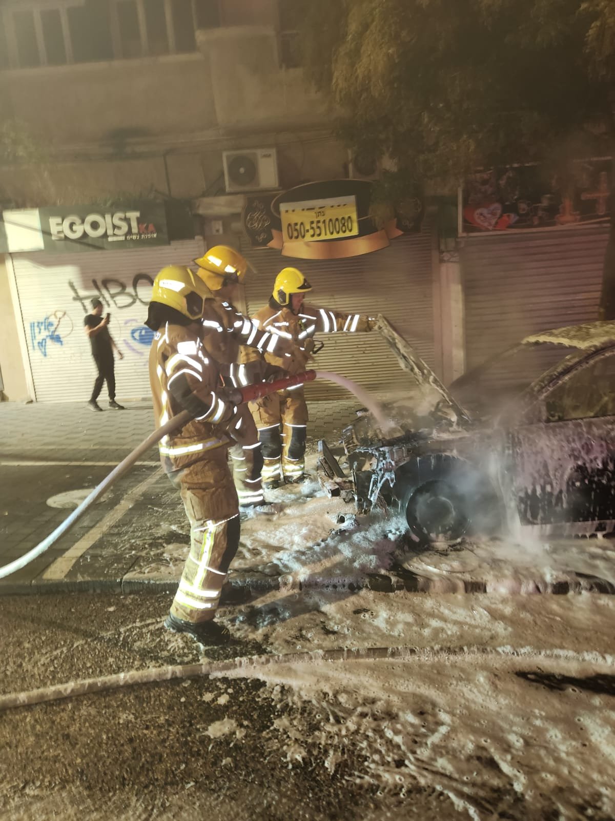حيفا:  حريق في سيارة دون  وقوع اصابات.-0
