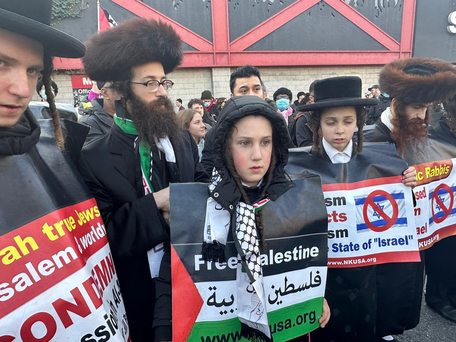 مظاهرة في نيويورك للمطالبة بوقف الحرب علي قطاع غزة-6