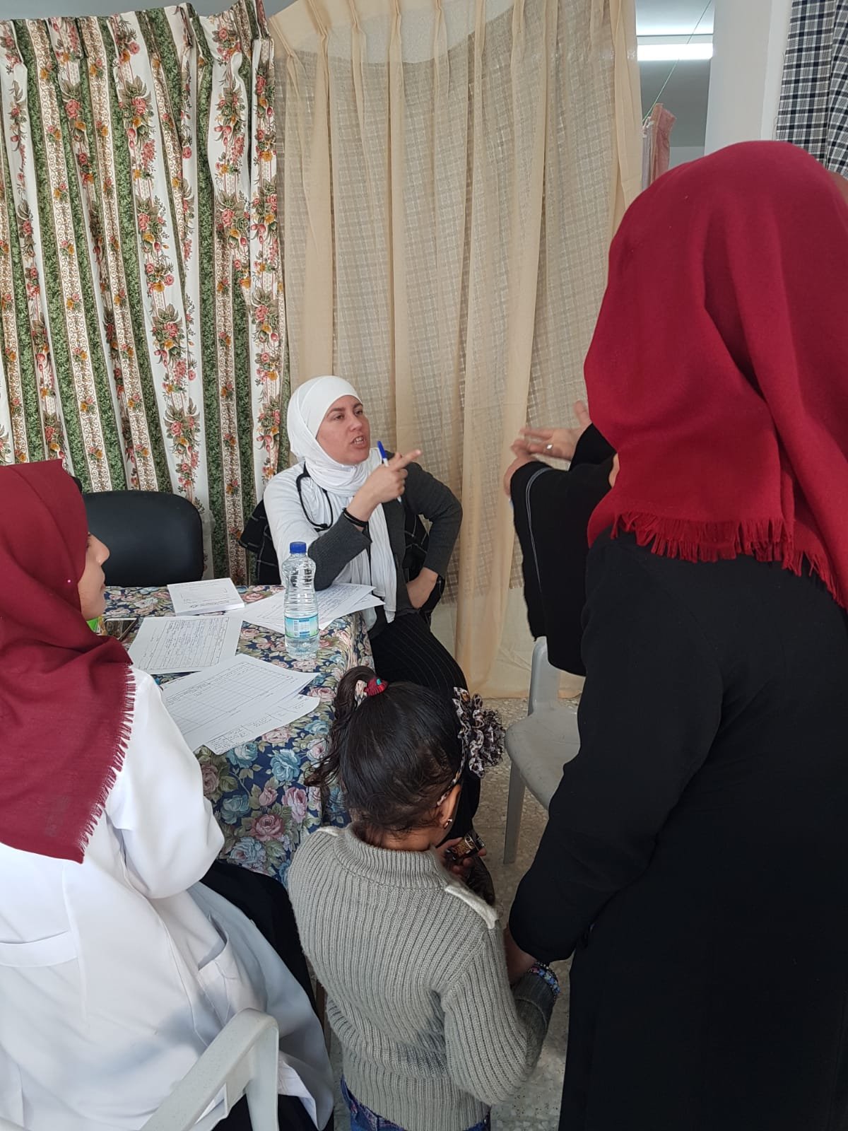 عودة وفد منظمة اطباء لحقوق الانسان من غزة بعد زيارة ناجحة-2