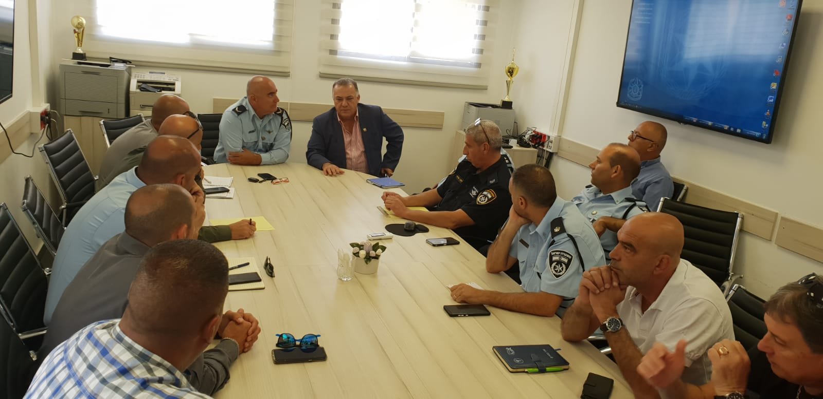 رئيس بلدية الناصرة يلتقي قيادة الشرطة في لواء الشمال-2