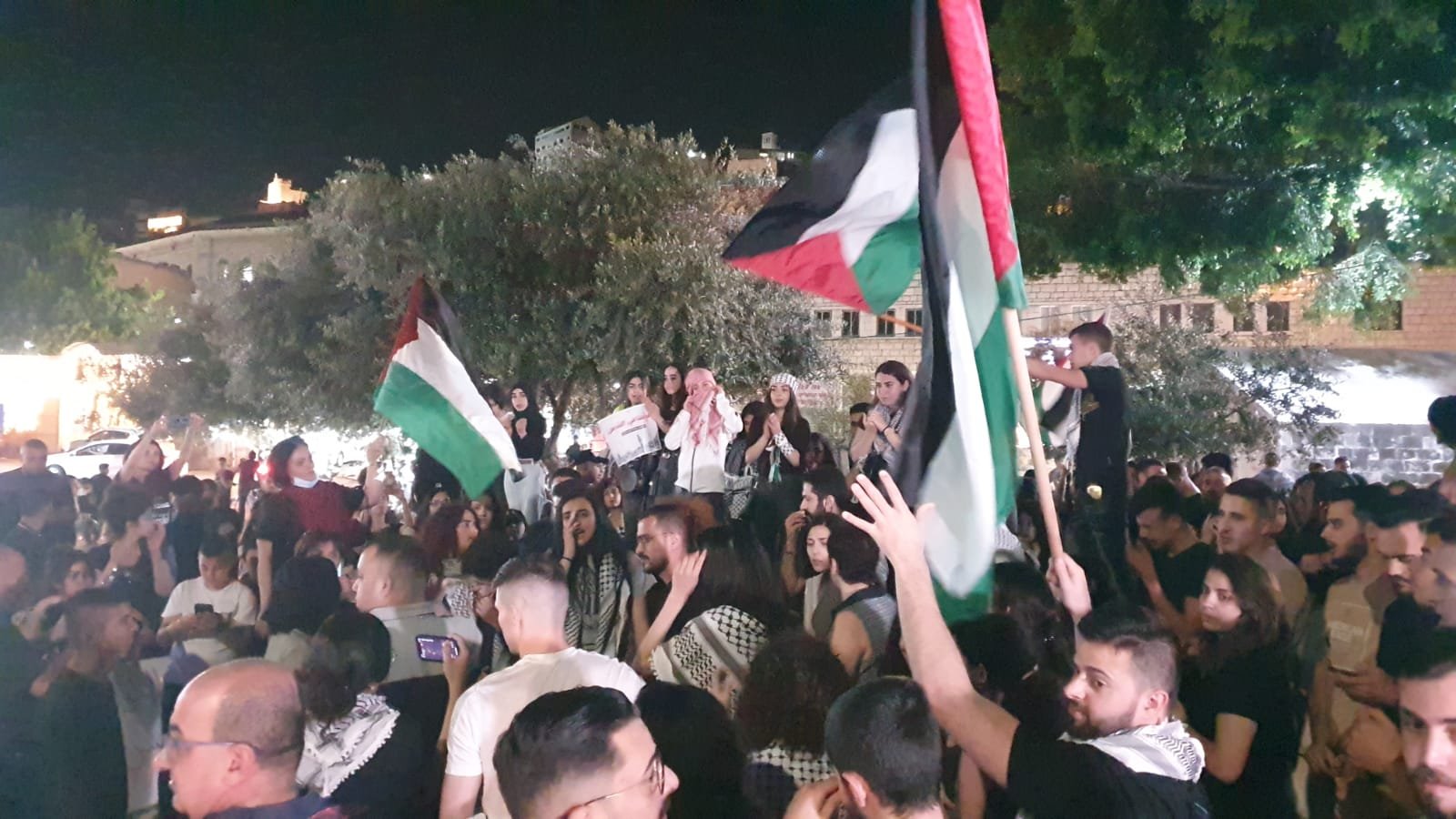 مباشر، بعد 16 معتقلا أمس: مواجهات عنيفة في الناصرة-14
