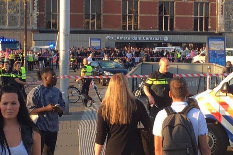 إصابة 5 أشخاص بحادث دهس وسط أمستردام والقبض على السائق-1