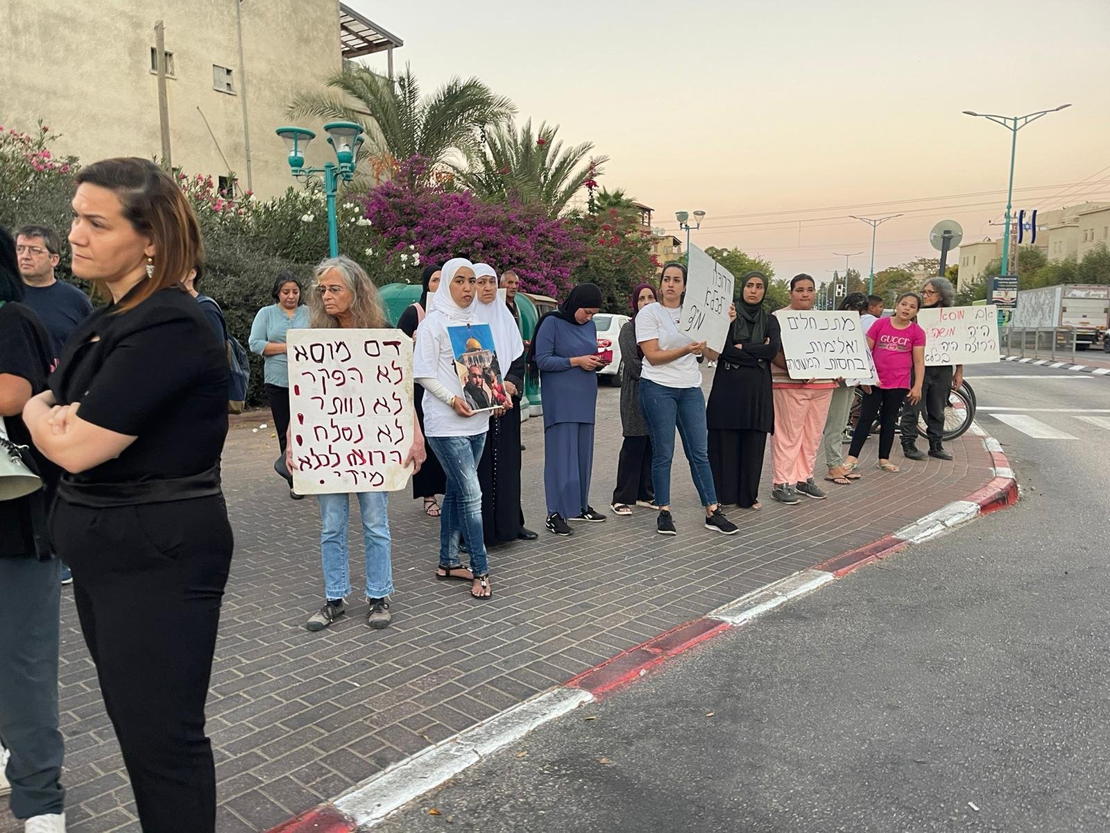 وقفة احتجاجية للمطالبة بمحاكمة قتلة الشهيد موسى حسونة في اللد-17