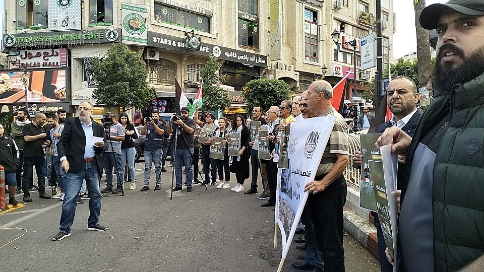 وقفة لنقابة الصحفيين برام الله تندد بالجرائم بحق صحفيي قطاع غزة-0