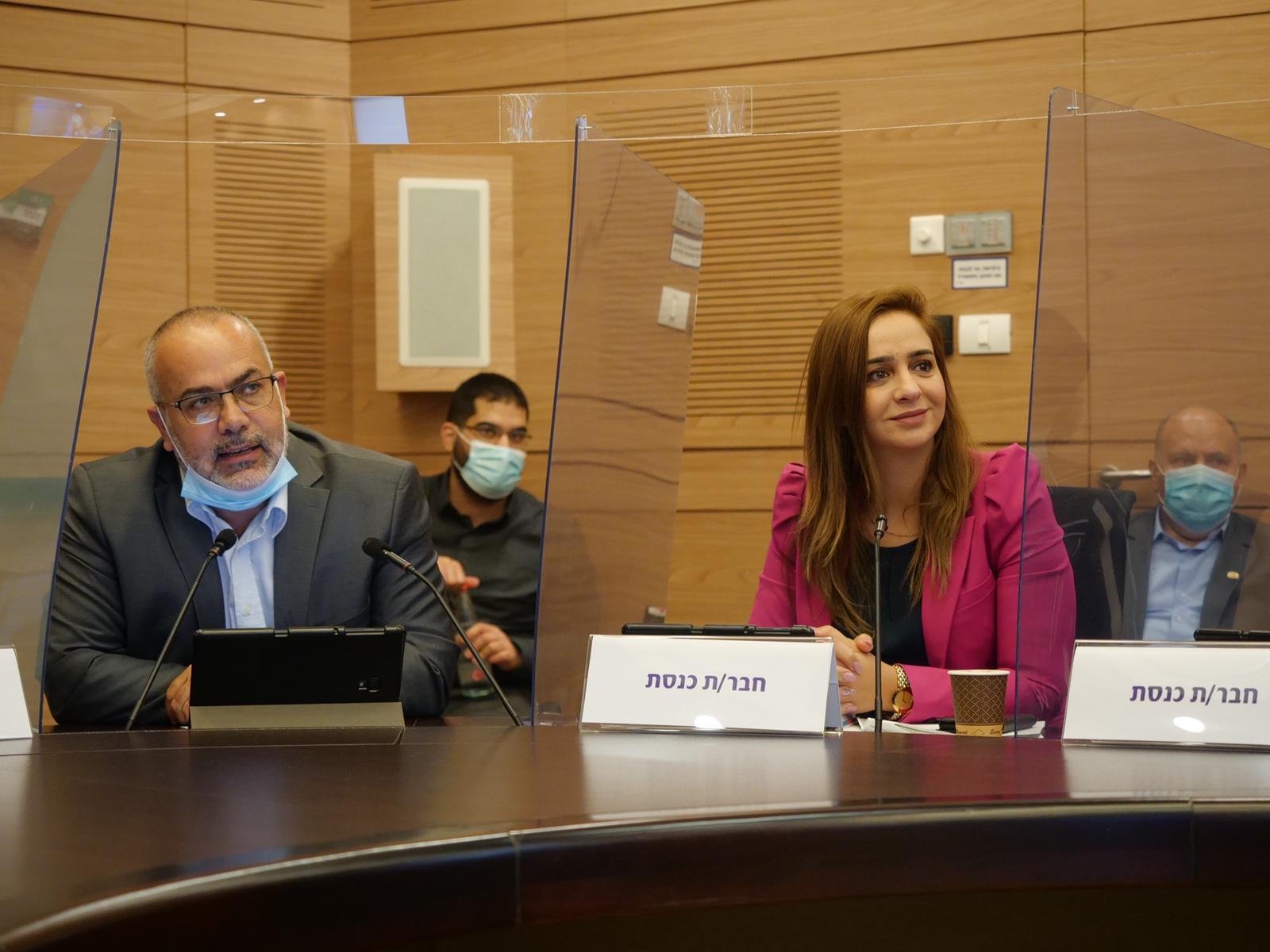 بمبادرة النائب سندس صالح: جلسة لخفض سن فحص سرطان الثدي إلى 40 عامًا-0
