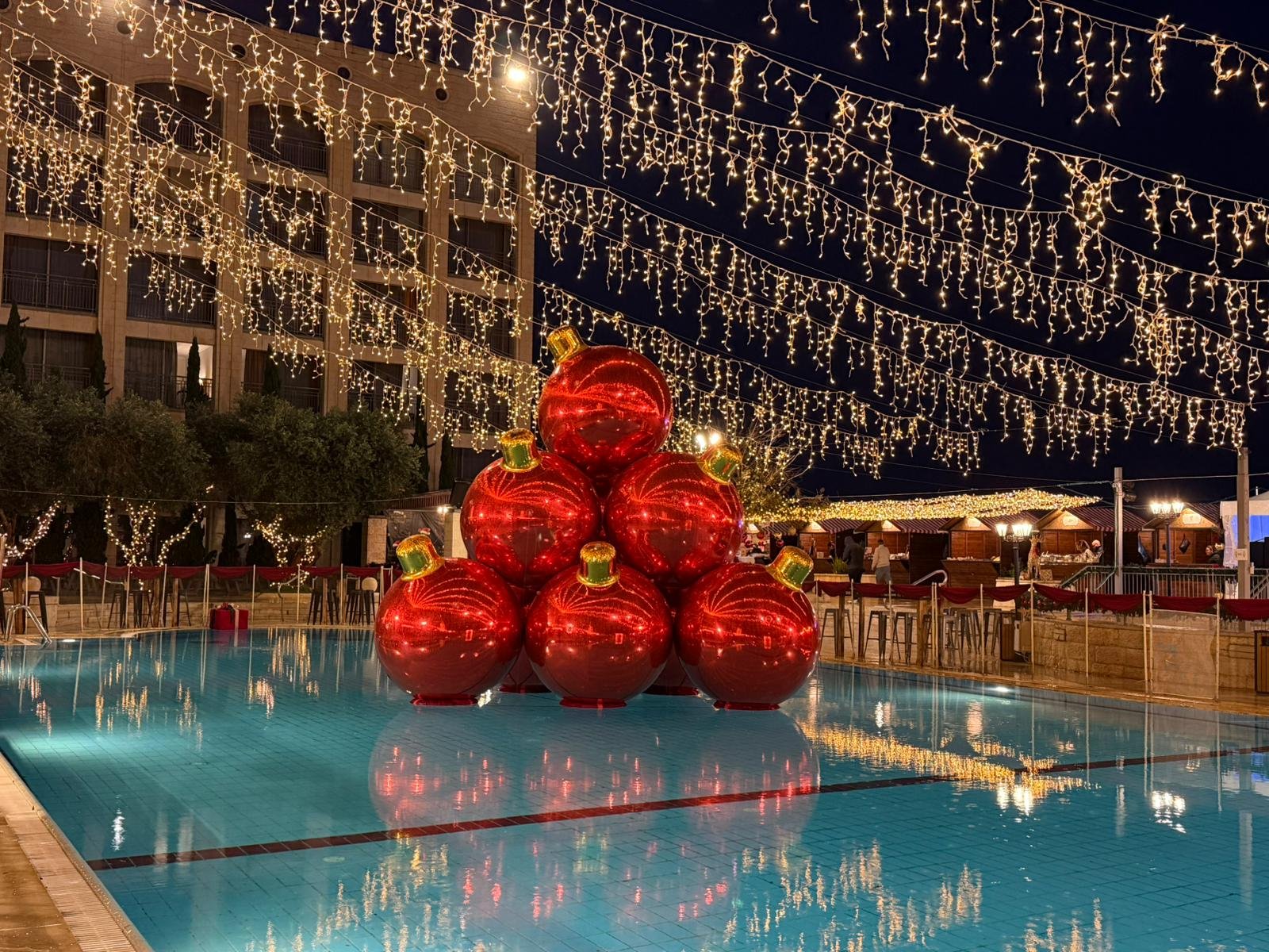 بأجواء ميلادية مميزة .. افتتاح فعاليات كريسماس ماركت في فندق جولدن كراون – الناصرة-11