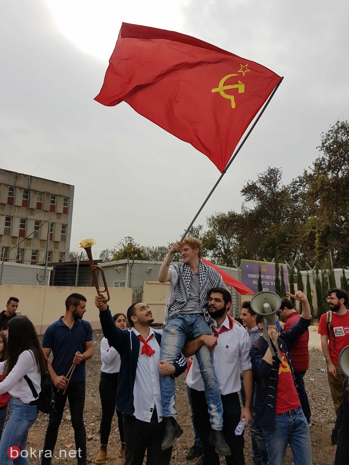 تل هشومير: وقفة للشبيبة الشيوعية ضد الخدمة العسكرية‎-3