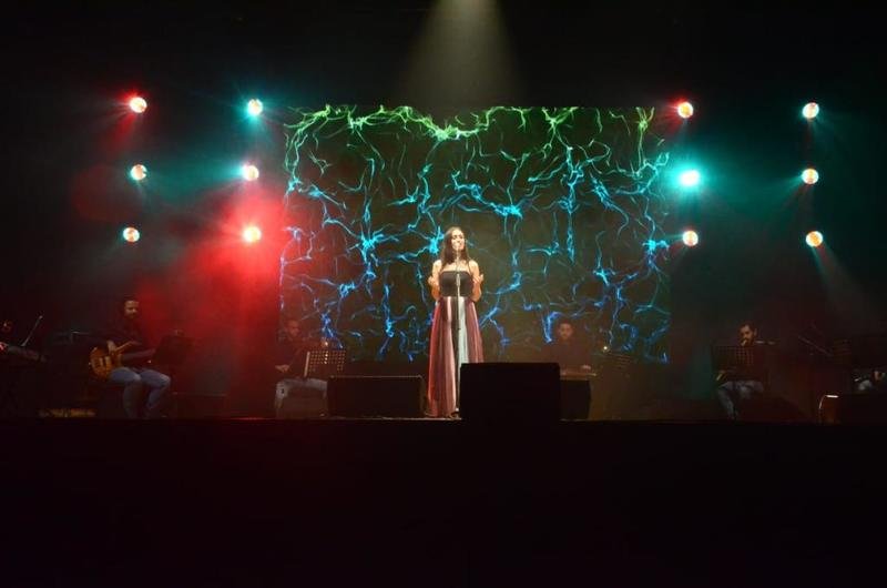 فايا يونان تشعل حفلها بمسرح «ذا ماركيه» بالقاهرة-1