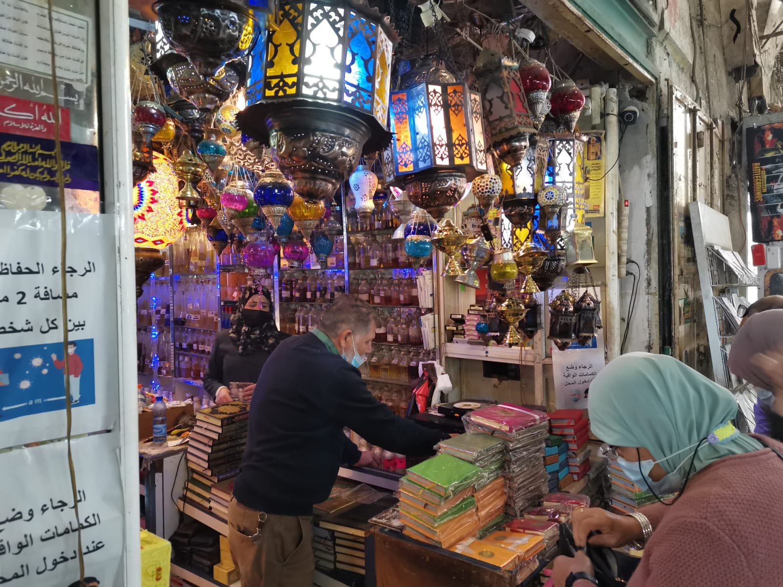 أسواق القدس تعج بزوار الداخل الفلسطيني عشية شهر رمضان المبارك-0