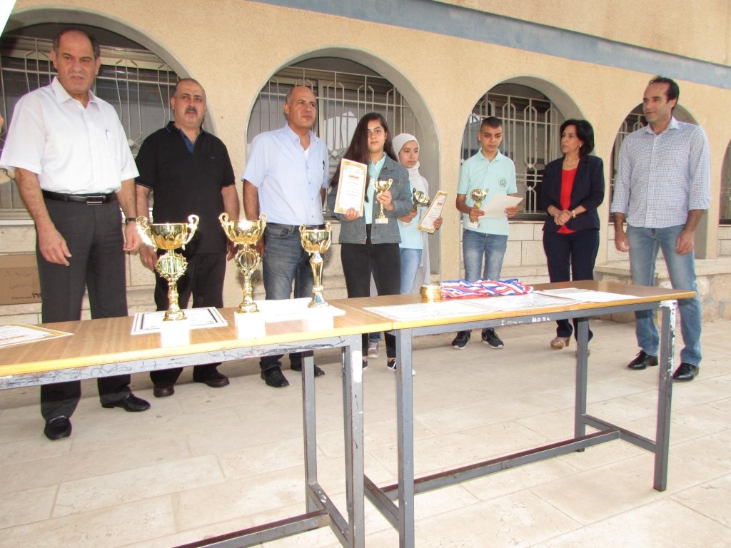 المدرسة الإعدادية الحديقة (أ) يافة الناصرة تكرم الطلاب بالبطولات القطرية-13