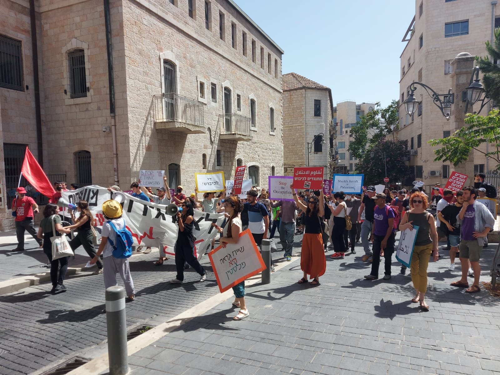 القدس: المئات يتظاهرون في الشيخ جراح ضد مخططات التهجير-3