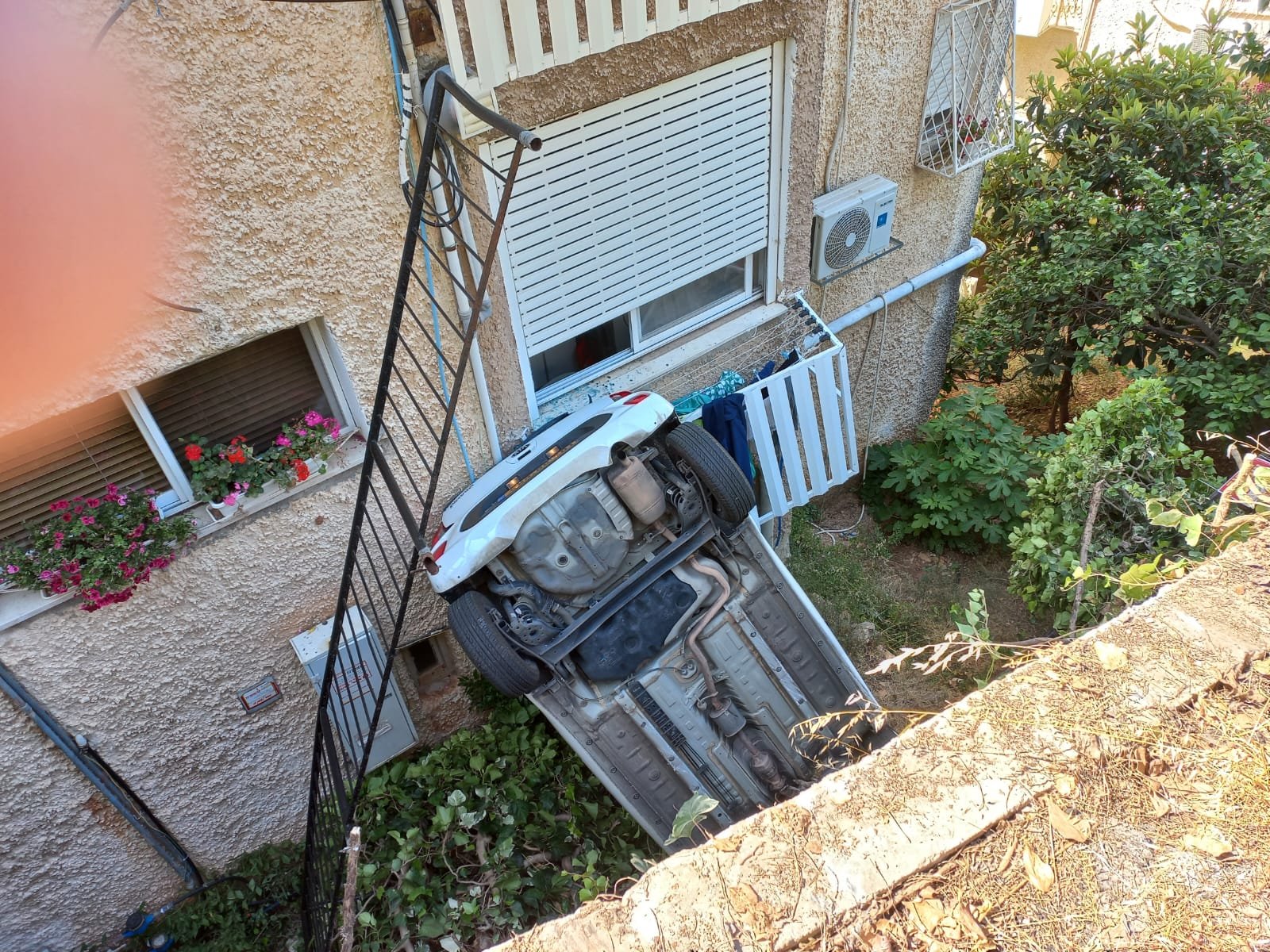 حيفا: سقوط سيارة من منحدر بعمق ٦ امتار.-1