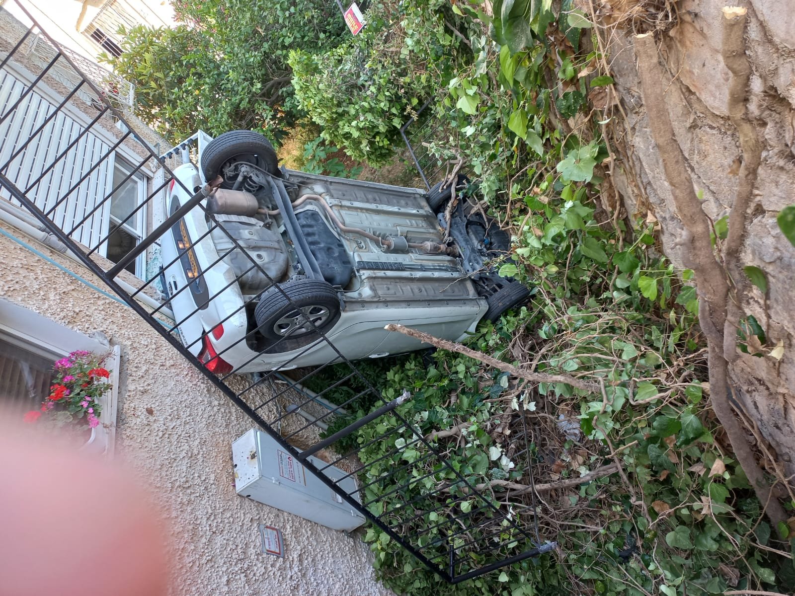 حيفا: سقوط سيارة من منحدر بعمق ٦ امتار.-2